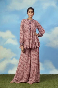 Rose Gold Printed Pleated Top -Lillys Clothing Shop 075A0422 510x 2x.progressive 0b1ba78a 7b27 47ba aa30 36bcc5197921