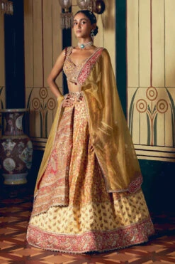 Yellow Jacquard Banarasi Lehnga Set -Lillys Clothing Shop 106