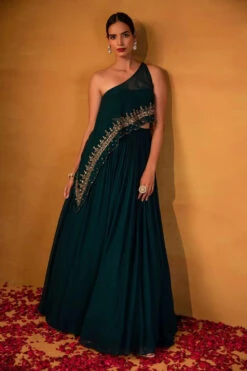 Emerald Cape Set -Lillys Clothing Shop 16 1000x1500 9136af4c 9c27 4a42 9166 61f2a0ffa49d