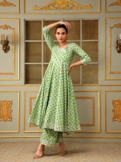 Saadgi Blue Paisley Green Anarkali Set -Lillys Clothing Shop 1 1 a6733b2d 18b1 4193 b464 fad0d3e14cf9