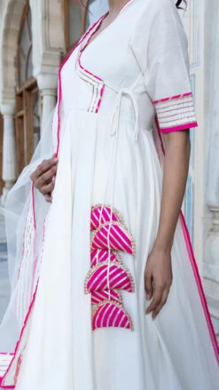 Pink Lilly Off White Cotton Silk Angrakha Set -Lillys Clothing Shop 1 600x ed96aad0 4719 4d2b ac7a 2db2ea3991f0