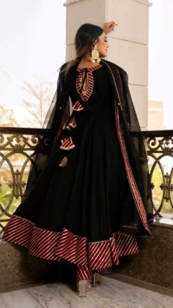 Black And Maroon Anarkali Set With Potli -Lillys Clothing Shop 1 700x 8e9db9be 915b 41ae a116 33a42ff682d6