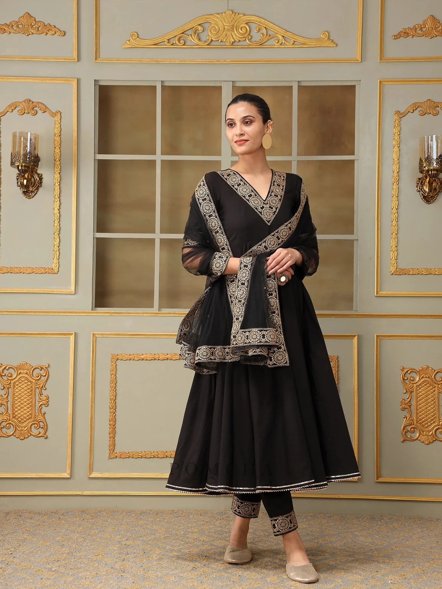Saadgi Sunheri Lace Black Anarkali Set 3 Saadgi Sunheri Lace Black Anarkali Set - Image 3