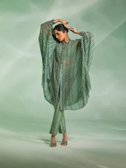 Riley Cape Set 13 Riley Cape Set -Lillys Clothing Shop 232A1430 500x 70b9ade3 c23e 4b88 a0b3 8e2f23f37b5d