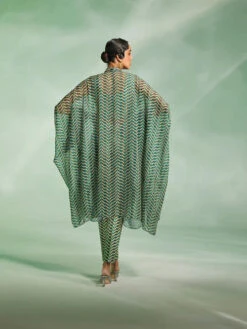 Riley Cape Set 12 Riley Cape Set -Lillys Clothing Shop 232A1458 500x 591870b9 050b 47ed a1e1 0b5158fecb8f