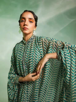 Riley Cape Set 18 Riley Cape Set -Lillys Clothing Shop 232A1465 500x 94a65473 6618 41b3 b492 3823d09fbcfb