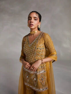 Evelyn Sharara Set -Lillys Clothing Shop 232A9335 500x 5dbfacaa ca7b 4c20 b259 2bb2b23a1cf0