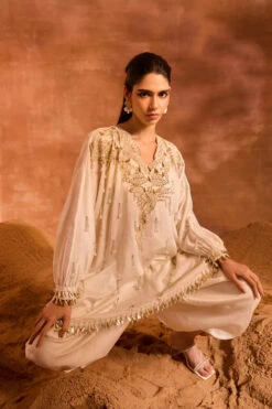 Ivory Orion Kaftan Set -Lillys Clothing Shop 232A9609 500x 717fec68 e089 4e14 8dd0 572307ab91dd