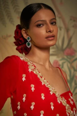 Scarlet Patola One Shoulder Drape Lehenga -Lillys Clothing Shop 2 700x 7a8de488 22e9 40d4 a1c1 e482a496a7f9