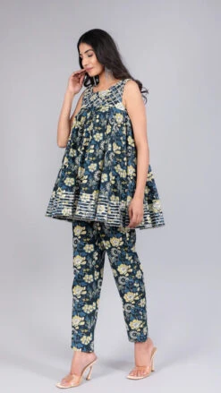 Kavya Black Cotton Kurta Pant Set -Lillys Clothing Shop 33 600x b5b058d2 f4f0 4a6b 8fe7 3d8daf92507b