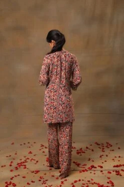 Ivory Printed Kurta Pants Set -Lillys Clothing Shop 3G5A9074 3000x 75e421d8 bec3 4e5d a05b 479f7e2db19f