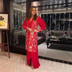 Neelam Kothari In Ruhi Skirt Set