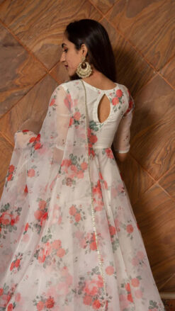 Red And White Floral Organza Anarkali Set -Lillys Clothing Shop 41 600x 2e8f8ccc 3cff 4056 b336 16641404d25c