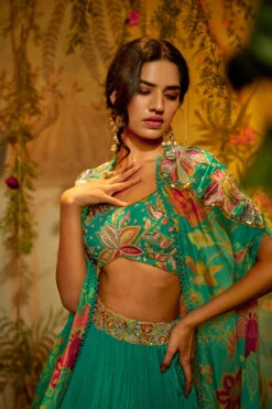 MADHAVI Cape Lehenga -Lillys Clothing Shop 4REEDIT 1 700x 0ee93431 389d 492b bea1 814f320155b3