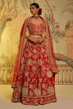 Guldasta Lehenga -Lillys Clothing Shop 6 700x 13f98752 457e 4358 8341 d560d26ea45c