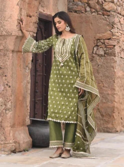 Mulmul Luxe Tissue Satin Dholna Moss Green Kurta With Pant -Lillys Clothing Shop 7 700x c80a9d5e 7fd6 4e1d 8e44 bcfa51e9c8a6
