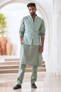 Haider Embroidered Kurta Set With Bundi Jacket