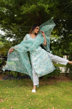 Falak Chanderi Suit Set -Lillys Clothing Shop DSC 1353 700x 66c3436b 046d 4f56 b321 d3927f94c5c5