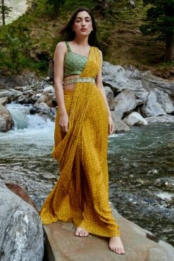 Yellow Geometric Printed Saree -Lillys Clothing Shop DSC 8459 1600x 760d0389 9af3 48ed 977c 8257b2a496df