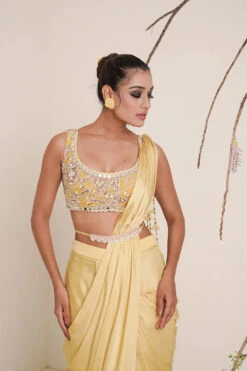 Yellow Saree -Lillys Clothing Shop IMG 7414 1000x1500 04306bab d701 44ce 8941 846aeefc1f79