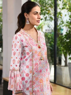 Mulmul Cotton Isla White Kurta With Isla White Pant -Lillys Clothing Shop IslaKurtaSetwhite7 700x eb6c0747 7249 4c48 a9d5 f974f2782016