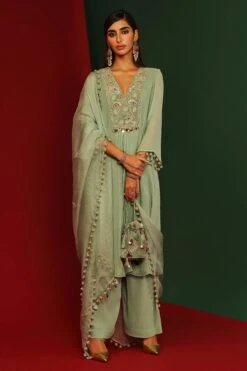 Pihu Jade Embroidered Kurta
