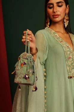 Pihu Jade Embroidered Kurta -Lillys Clothing Shop MM0021 1800x1800 126dada5 ac5a 4afd b8b0 a2b78132e490