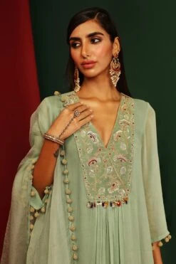 Pihu Jade Embroidered Kurta -Lillys Clothing Shop MM0023 1800x1800 31198bcd 153b 46cc b5f4 514101edd9eb