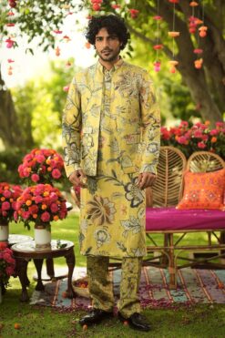 AZAAD BUNDI - Embroidered Bundi