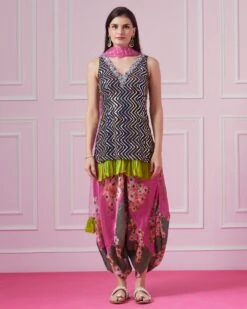 The Gold Rush Sawar Set