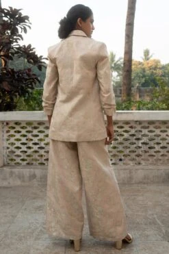 Russian Self–Woven Silver Jacquard Blazer Set -Lillys Clothing Shop Upluup P H G26 3 1600x 2f54ac6b 3afa 4b3f b9e6 8bc0cf2b0eab