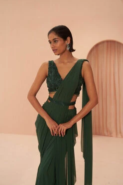 Indian Green Saree -Lillys Clothing Shop ea16bd 4a0b8c0906164eb08385b571a380753c mv2