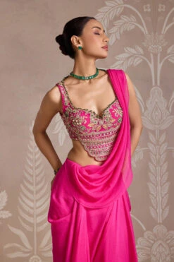 Knot Saree Set -Lillys Clothing Shop rn image picker lib temp 0ee63f5e a366 45cf 82ad d7a37505978a