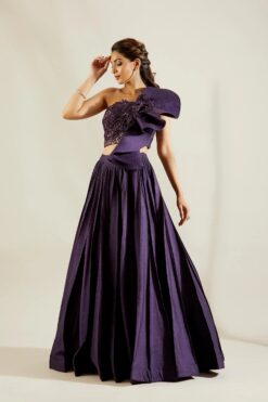 Flap Leaf Blouse With Pin Tuck Skirt